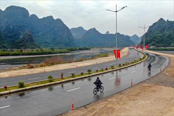 Thực hiện 3 đột phá chiến lược: Quảng Ninh chuyển động mạnh mẽ