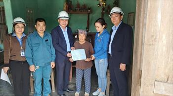 Gần 50 hộ nghèo, hộ cận nghèo được lắp đặt nước sạch miễn phí