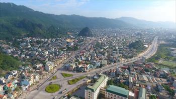 Cẩm Phả phát triển cơ sở hạ tầng, kiến trúc, cảnh quan đô thị hướng tới đô thị loại I