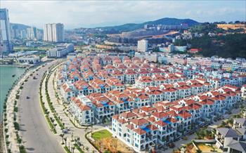 Chứng khoán đảo chiều liên tục, nhà đầu tư dồn vốn vào bất động sản