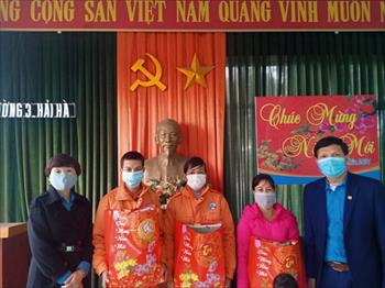 Quan tâm chăm lo người lao động