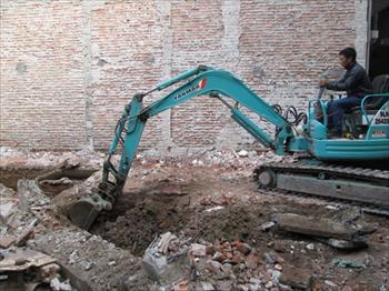 Phạt đến 30 triệu đồng nếu đào móng xây nhà khiến nhà hàng xóm hư hỏng