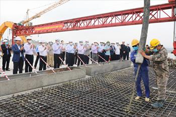 Bão giá vật liệu xây dựng: Nhà thầu 