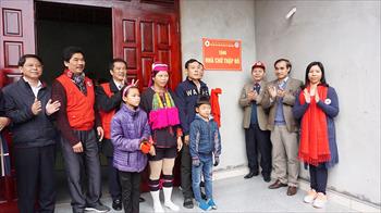 Trao 39 căn nhà cho hộ nghèo