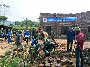 Hỗ trợ xây nhà "khăn quàng đỏ" cho học sinh nghèo