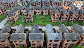 Nên đánh thuế đất hay thuế nhà?