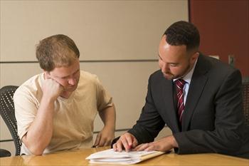 Thuê luật sư khi mua nhà, nên yêu cầu họ làm những gì?