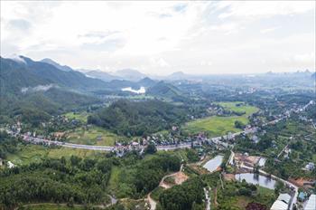 Toàn cảnh tuyến đường nối QL18 vào Khu di tích Yên Tử